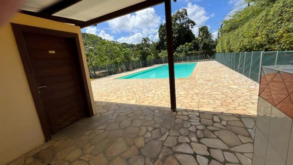 Splendide coup de coeur pour ce T2 vue mer à Montjoly