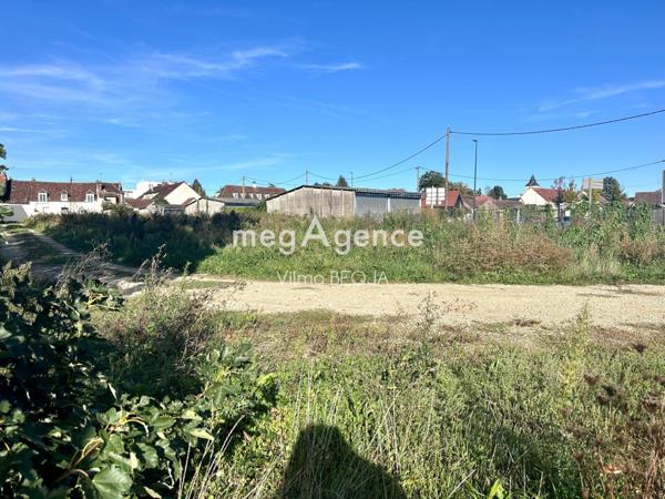 Terrain à Sens, 89100 - 2062m²