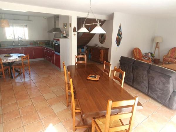 Maison - Proximite oloron-sainte-marie - Réf.:205438 PROXIMITE IMMEDIATE D'OLORON - BELLE VILLA 4 CHS EN PARFAIT ETAT