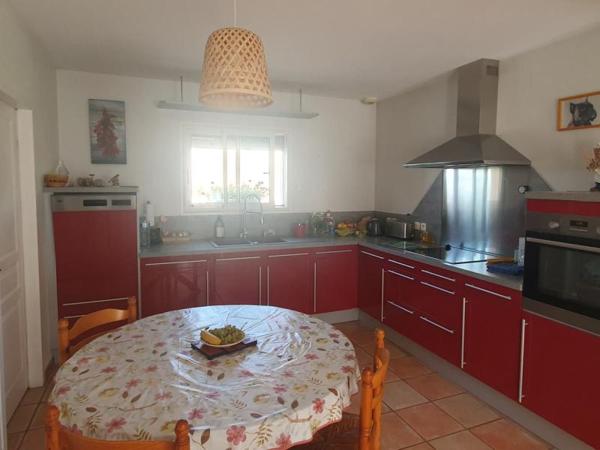 Maison - Proximite oloron-sainte-marie - Réf.:205438 PROXIMITE IMMEDIATE D'OLORON - BELLE VILLA 4 CHS EN PARFAIT ETAT
