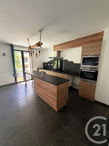 Appartement T3 à vendre  3 pièces - 63,62 m 2   RODEZ  - 12