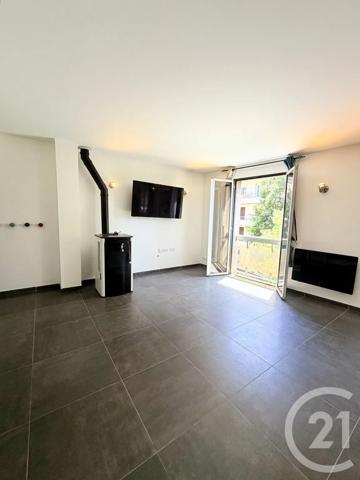 Appartement T3 à vendre  3 pièces - 63,62 m 2   RODEZ  - 12