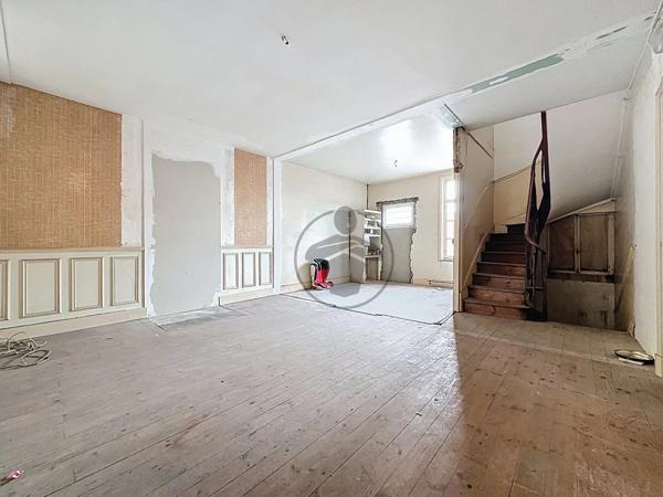 Vente Immeuble 14 pièces 490 m2 à Saint-Quentin