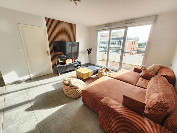 Appartement 31200 Toulouse T3 lumineux avec terrasse - parking, AU CALME