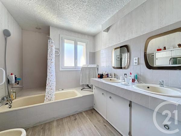 Maison à vendre  7 pièces - 195,35 m 2   PAMIERS  - 09