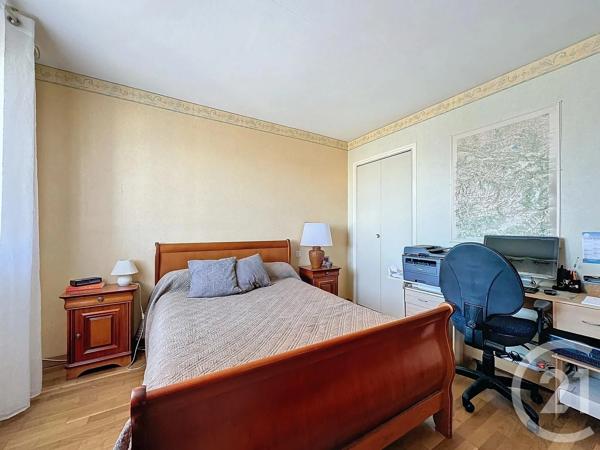 Maison à vendre  7 pièces - 195,35 m 2   PAMIERS  - 09