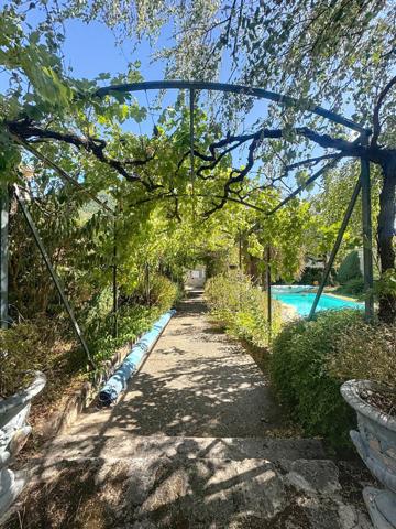 Millau (12100) Maison aux portes de Millau avec sa maisonette indépendante