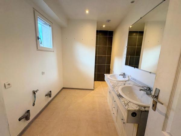 Maison 5 pièces, dépendances, grand terrain.