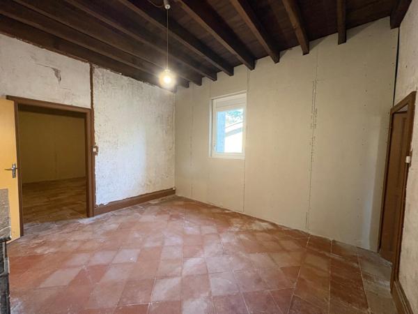 Maison 5 pièces, dépendances, grand terrain.