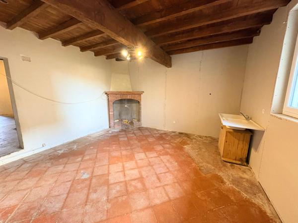 Maison 5 pièces, dépendances, grand terrain.