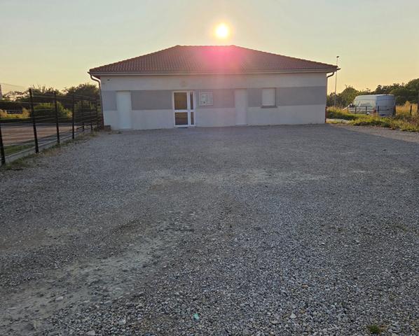 Locaux d'activités, Bureaux,  Château Gaillard 119m2 avec parking