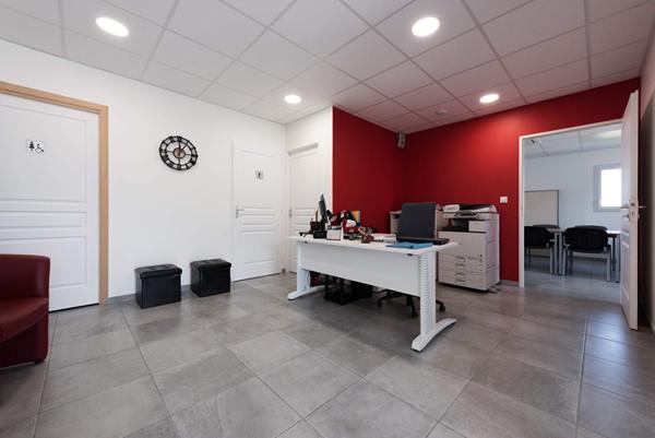 Locaux d'activités, Bureaux,  Château Gaillard 119m2 avec parking