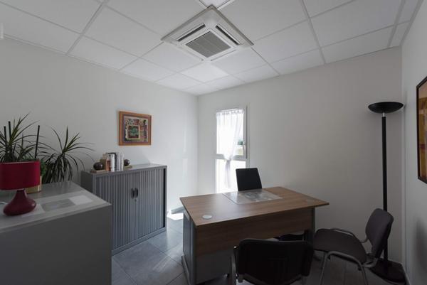 Locaux d'activités, Bureaux,  Château Gaillard 119m2 avec parking