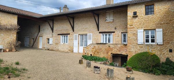 Belle propriété Mâconnaise en pierre