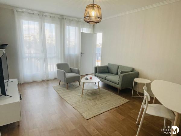 Appartement - À vendre - 82 m² - LAVAL | The Door Man
