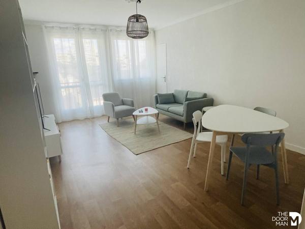 Appartement - À vendre - 82 m² - LAVAL | The Door Man