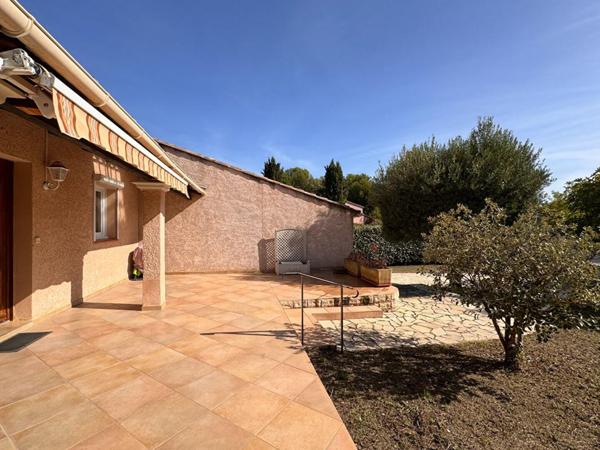 Villa à deux pas du Village