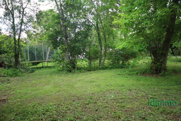 EN EXCLUSIVITE , MAGNIFIQUE TERRAIN CONSTRUCTIBLE, DANS PROPRIETE D'EXCEPTION, DE 400 M2. A 10 MN DE LA ROCHEL La Jarrie (17220)