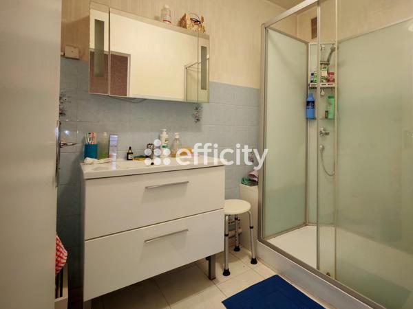 Appartement
         4 pièces
        - 90 m² Exclusivité 145 000 € *