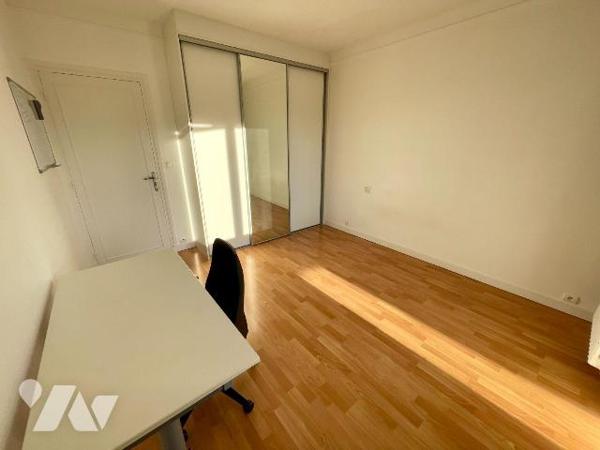 MAISON DE CARACTERE EN PLEIN CENTRE VILLE.
A VENDRE A RETHEL, AXE REIMS/CHARLEVILLE-MEZIERES, ...