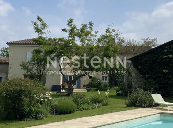 Belle maison de Maitre  proche Mareuil avec piscine et dependances