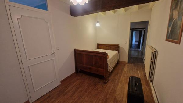 Belle maison de Maitre  proche Mareuil avec piscine et dependances