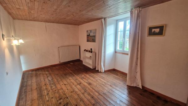 Belle maison de Maitre  proche Mareuil avec piscine et dependances