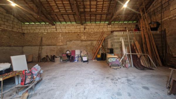 Belle maison de Maitre  proche Mareuil avec piscine et dependances