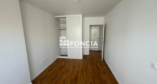 Location Appartement 3 pièces 73.4 m² - Evry 91000