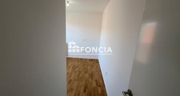 Location Appartement 3 pièces 73.4 m² - Evry 91000