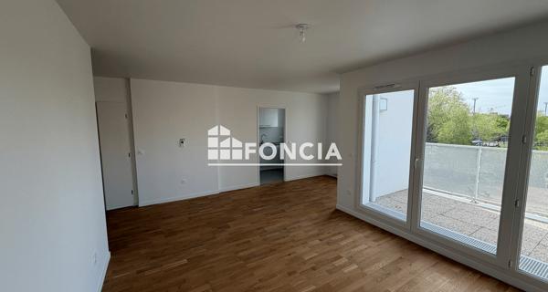 Location Appartement 3 pièces 73.4 m² - Evry 91000
