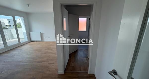 Location Appartement 3 pièces 73.4 m² - Evry 91000