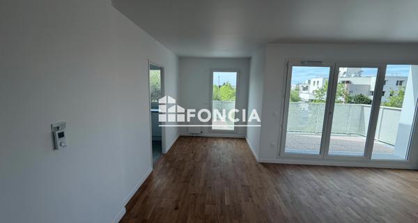 Location Appartement 3 pièces 73.4 m² - Evry 91000