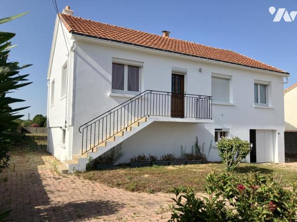 SAINTE-PAZANNE Maison traditionnelle avec beau terrain constructible – Proche centre bourg et gare