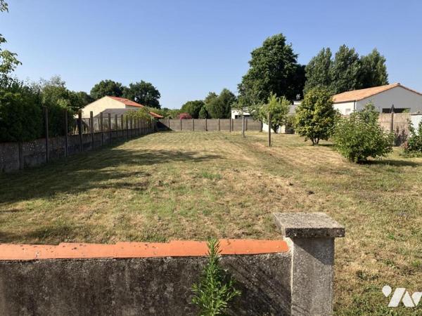 SAINTE-PAZANNE Maison traditionnelle avec beau terrain constructible – Proche centre bourg et gare