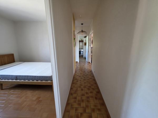 Maison
                                                                                                                                                                                                                                                                                                                        8 pièce(s)                                                                                                                                                                                                          6 chambre(s)                                                                                                                                                                                                          193.86  m²