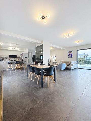 Maison contemporaine de 239 m²