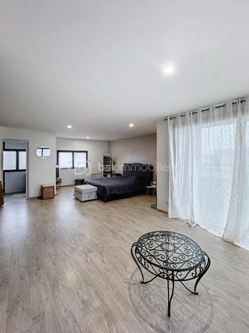 Maison contemporaine de 239 m²