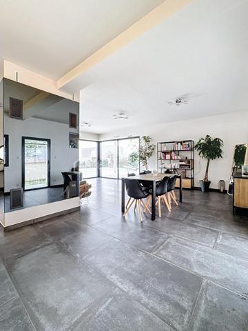 Maison contemporaine de 239 m²