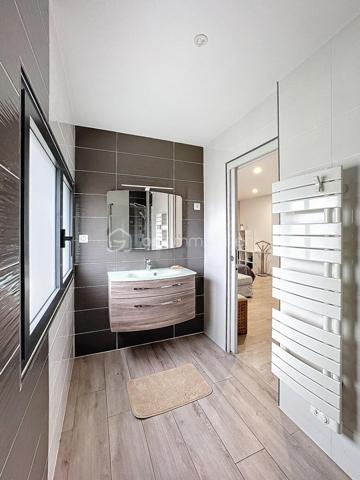 Maison contemporaine de 239 m²