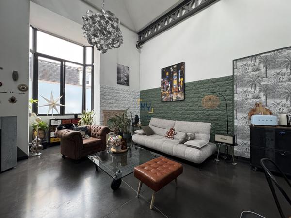 SUPERBE LOFT LUMINEUX - 6 PIECES