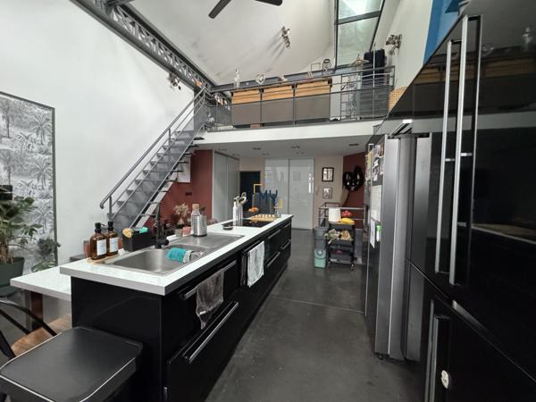 SUPERBE LOFT LUMINEUX - 6 PIECES