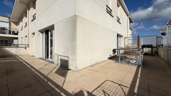 Appartement T4 93m² Corbeil-Essonnes : Grande terrasse et 3 chambres