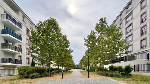 Appartement T4 93m² Corbeil-Essonnes : Grande terrasse et 3 chambres