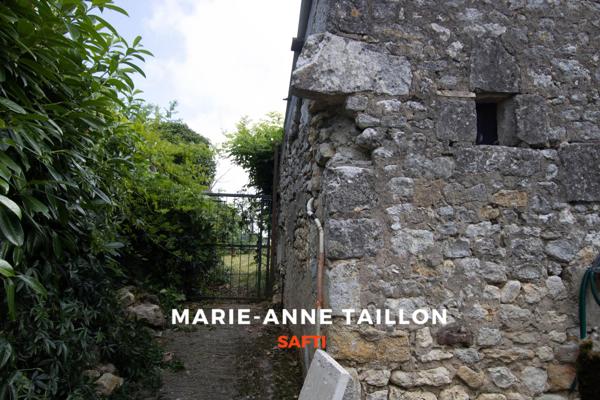 Maison en pierre de 4 chambres avec jardin