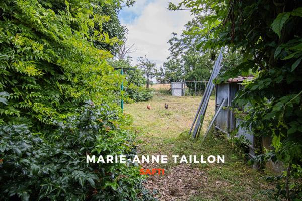 Maison en pierre de 4 chambres avec jardin