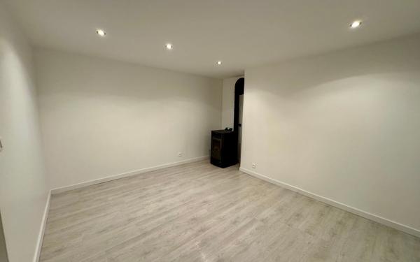 Appartement à louer    2 pièces • 58,25 m2 Ay