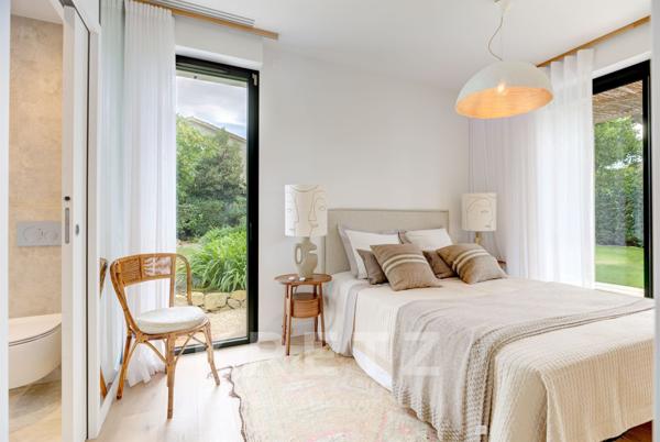 Villa neuve dans un écrin de verdure au Cap d'Antibes