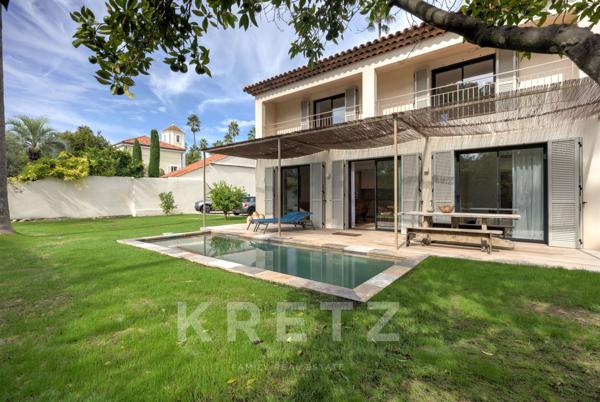 Villa neuve dans un écrin de verdure au Cap d'Antibes