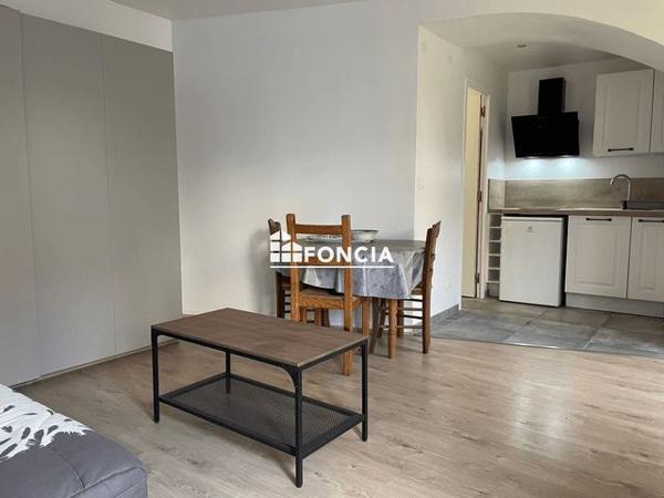 Location Studio 26.96 m² - 10-12-14 RUE RAYMOND POINCARE Rambouillet 78120